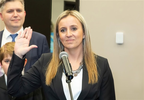 Dorothy-Swearing-In.jpg